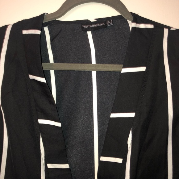 Tie front striped crop top - Picture 3 of 3